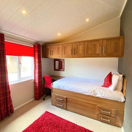 Benarty 11 With Private Hot Tub - Fife - Loch Leven - Lomond Hills - Pet Friendly Villa Kelty Exterior photo