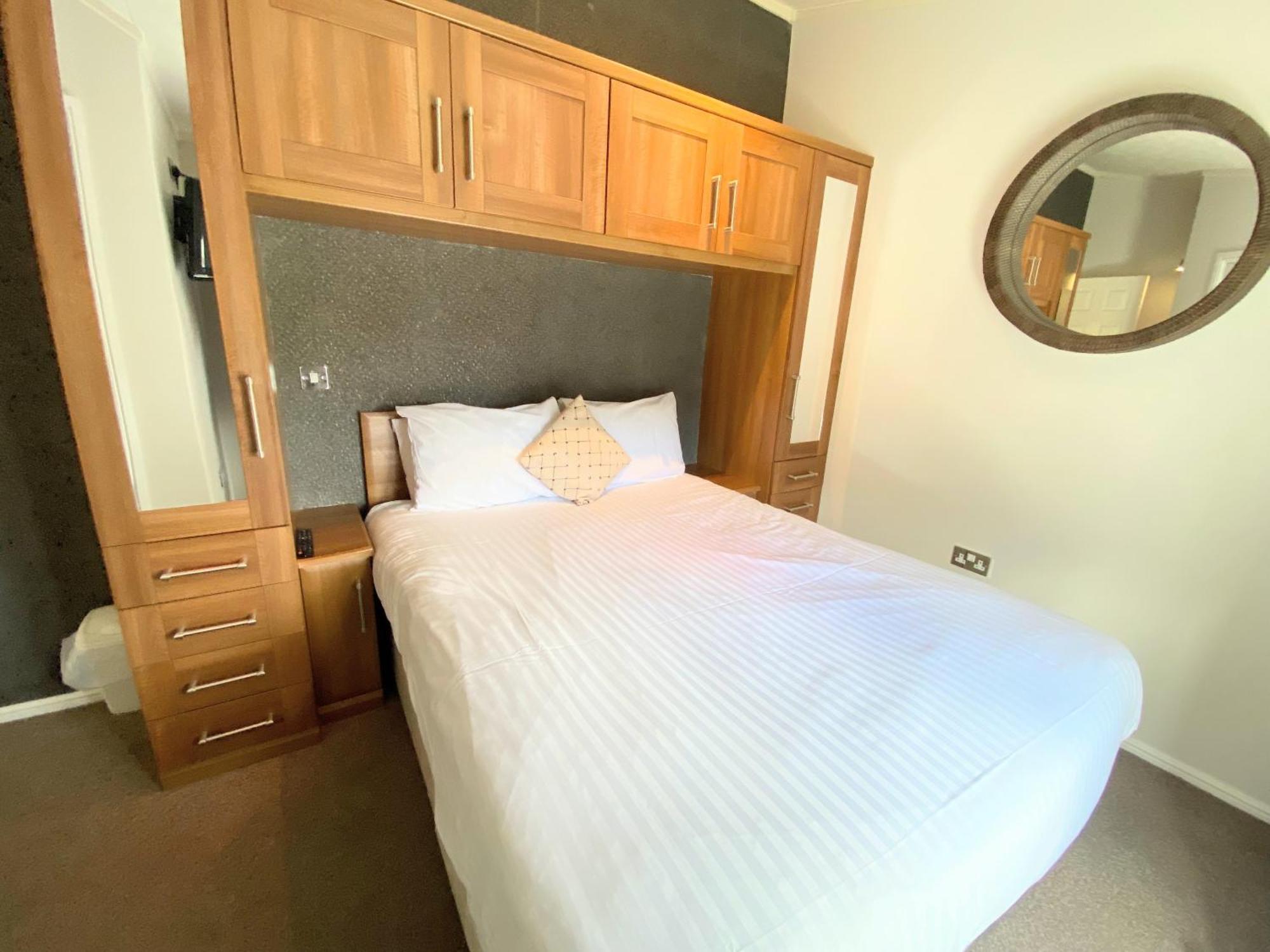Benarty 11 With Private Hot Tub - Fife - Loch Leven - Lomond Hills - Pet Friendly Villa Kelty Exterior photo